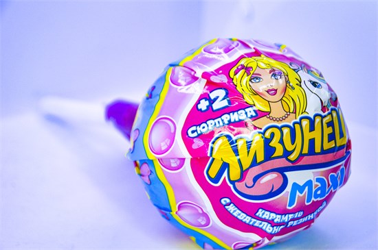 Лизунец MAXI. Карамель на палочке с жевательной резинкой и подарком в наборе (для девочек) 125 гр. 02944 - фото 2946