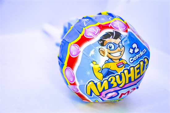 Лизунец MAXI. Карамель на палочке с жевательной резинкой и подарком в наборе (для мальчиков) 125 гр. 02945 - фото 3371